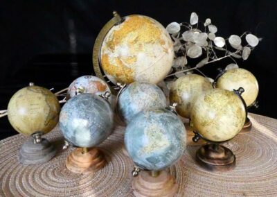 Location décoration de mariage - Globes terrestres décoratifs - Les trésors de Madine